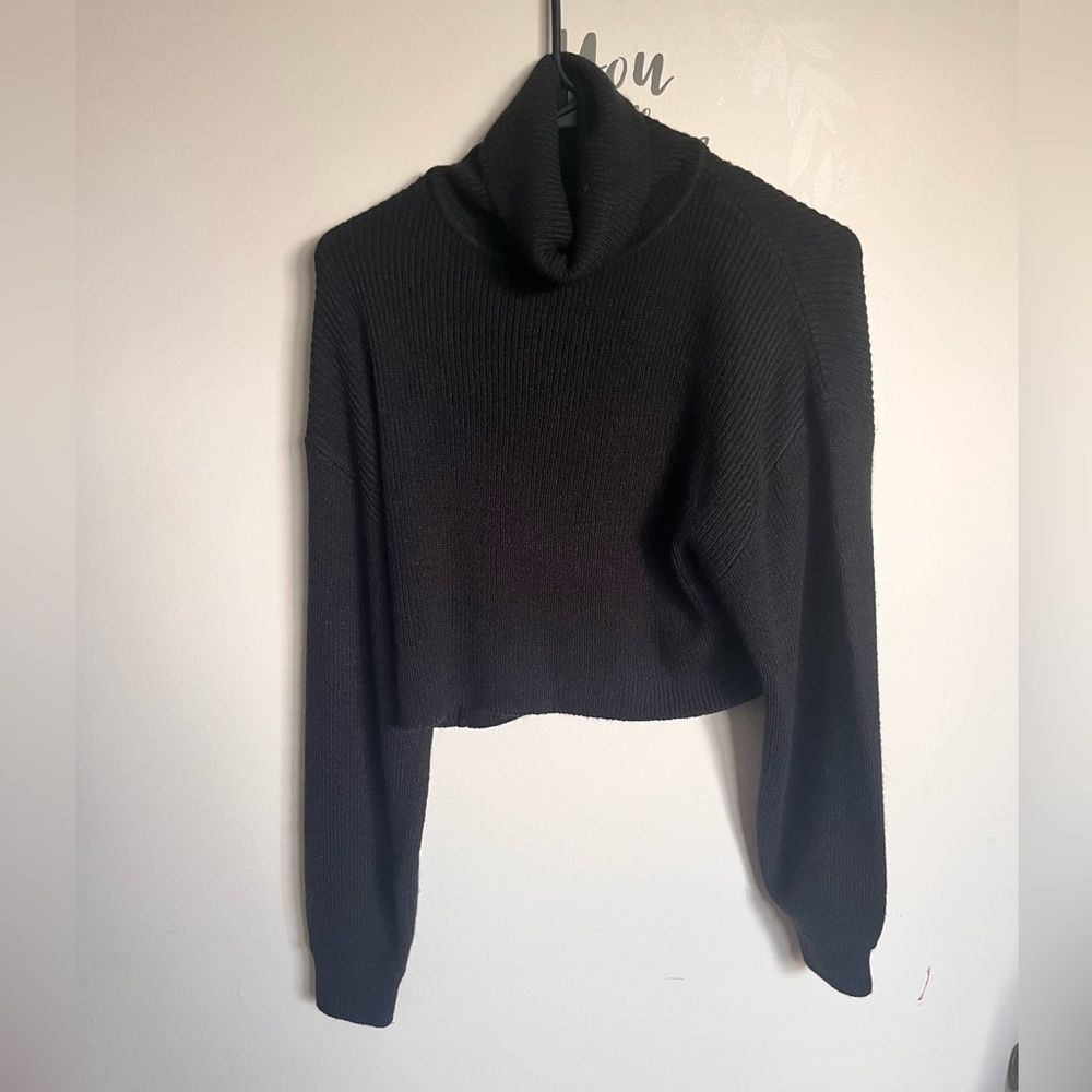 Longsleeve Cropped Black Turtleneck